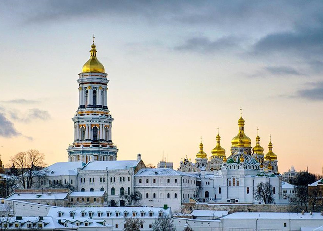 Фото киево. Киево-Печерская Лавра в Киеве зима. Киево-Печерская Лавра двуглавый Орел. Киево Печерскую Лавру зимой. Звёздчатая крепость в Киево Печёрская Лавра.